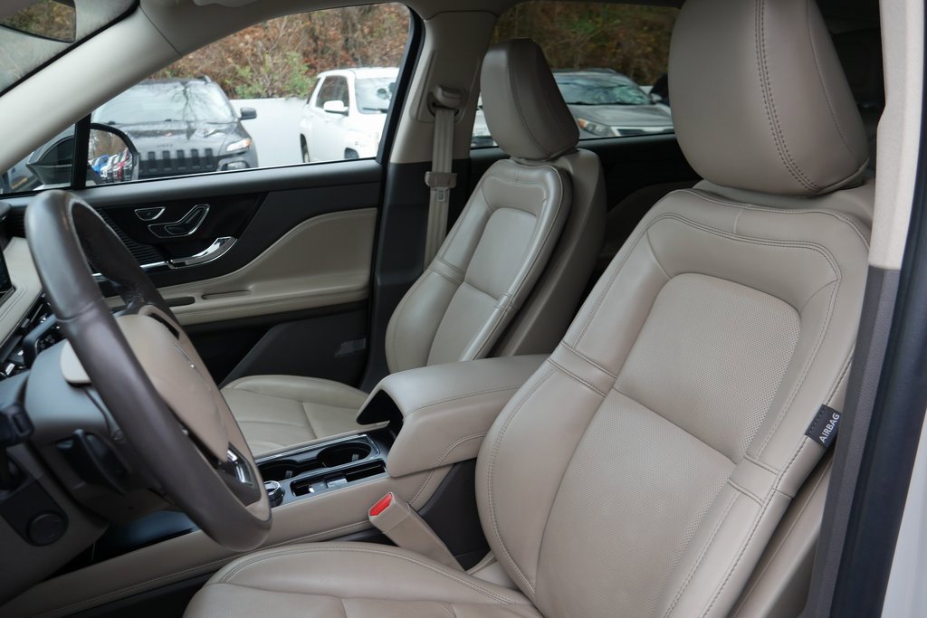 Used 2022 Lincoln Corsair Reserve w/ Equipment Group 201A image 9