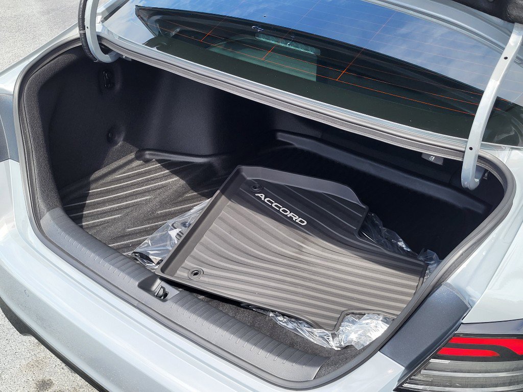 New 2025 Honda Accord Touring image 4