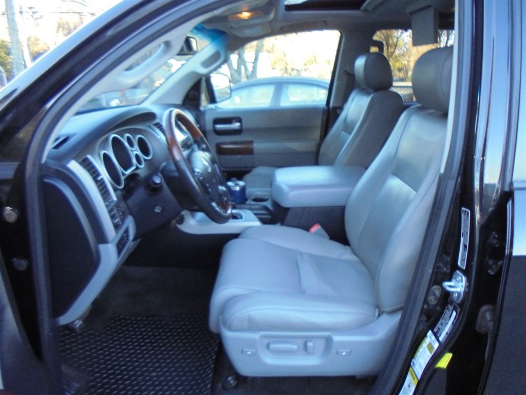 Used 2012 Toyota Sequoia Platinum image 19