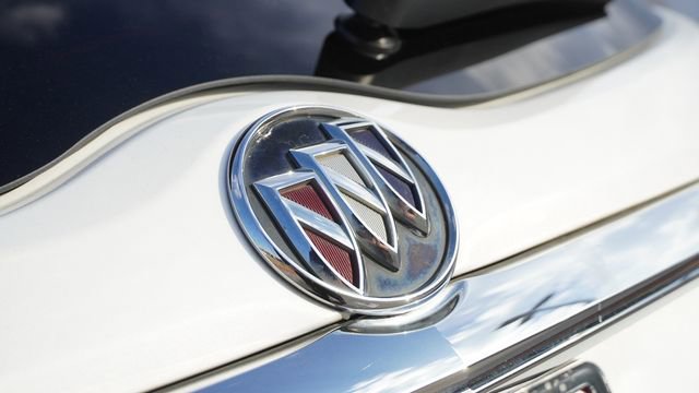 Used 2021 Buick Enclave Essence w/ Sport Touring Edition image 12