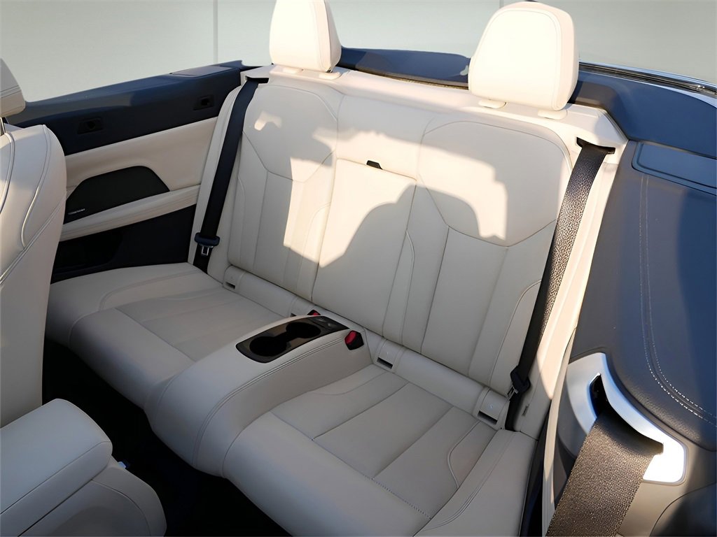 Used 2023 BMW 440i xDrive Convertible w/ Premium Package image 13