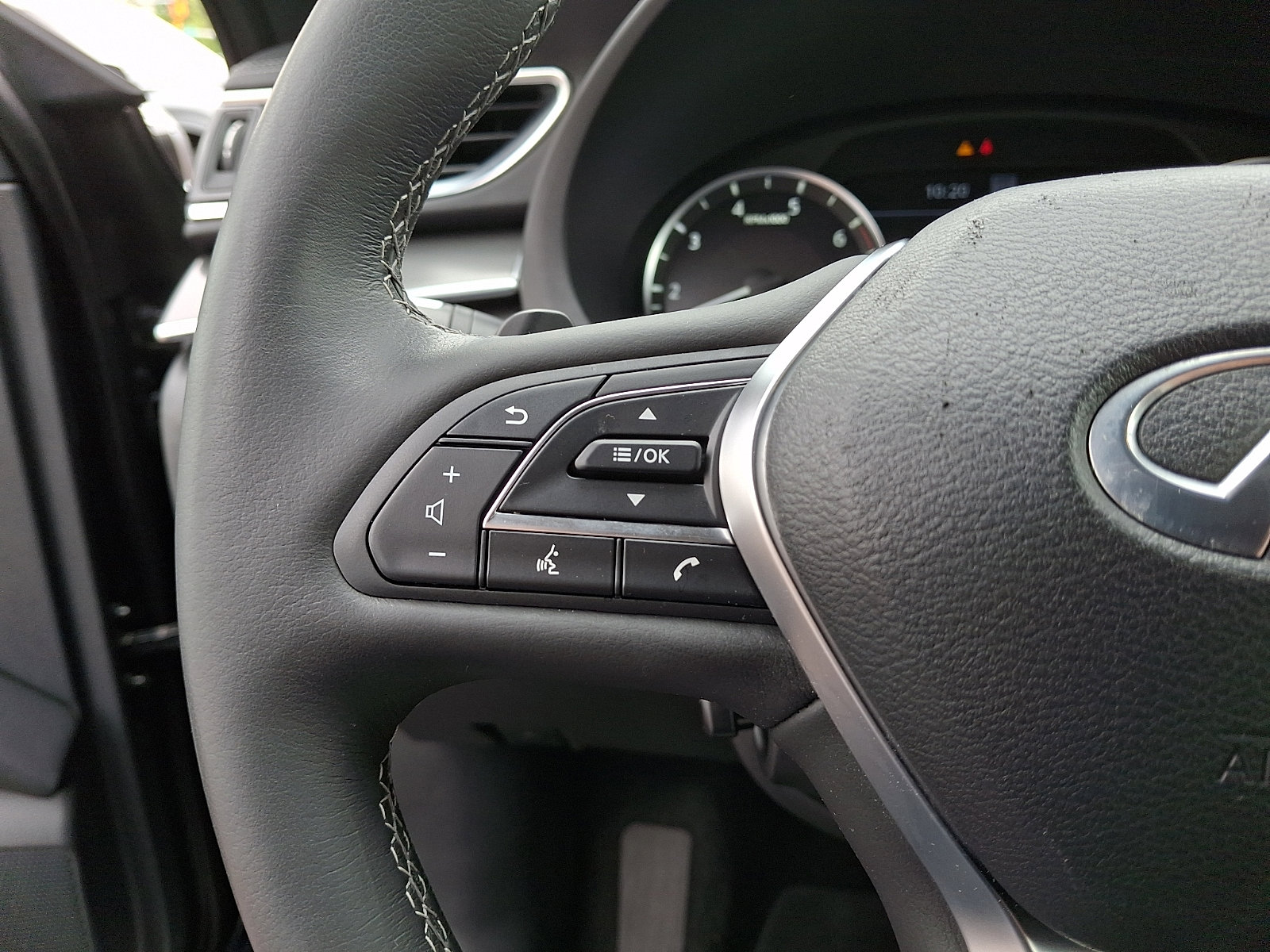 Certified 2023 INFINITI QX55 Essential AWD/4WD image 21