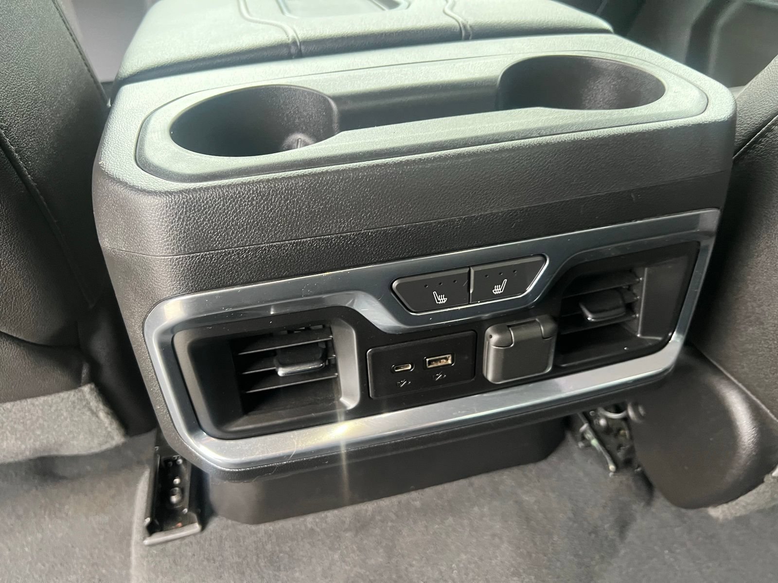 Used 2019 Chevrolet Silverado 1500 LTZ w/ LTZ Convenience Package AWD/4WD image 30