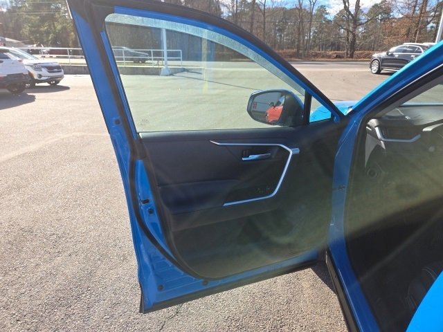 Used 2020 Toyota RAV4 XLE image 9