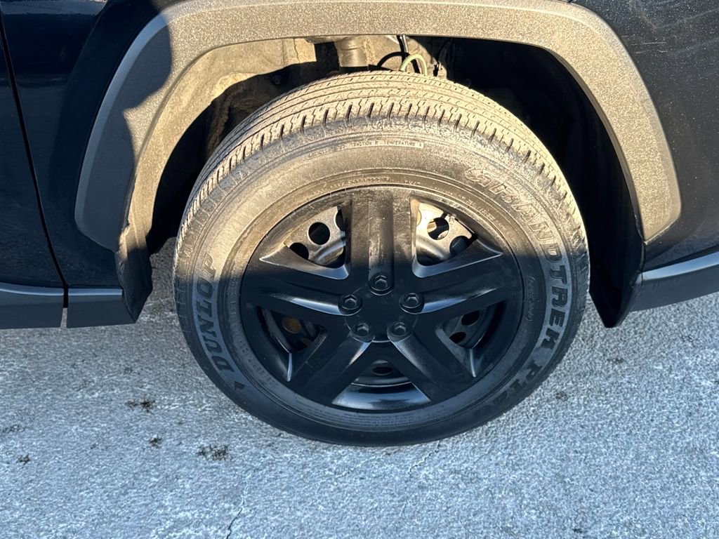 Used 2022 Toyota RAV4 LE image 40