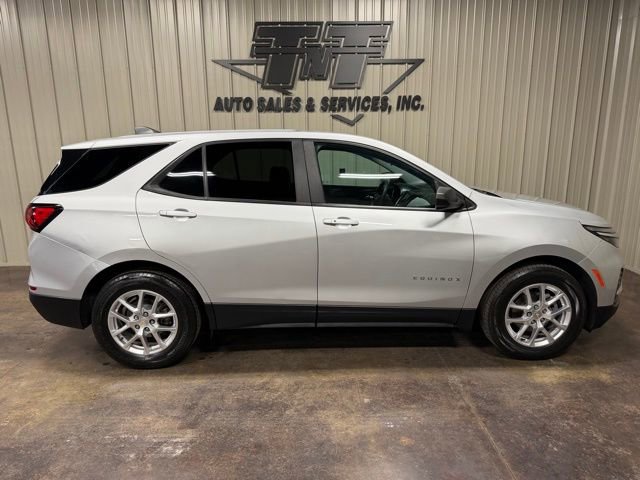 Used 2022 Chevrolet Equinox LS w/ LS Convenience Package image 7