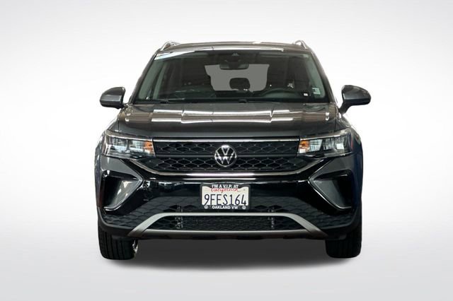 Certified 2023 Volkswagen Taos SE w/ Black Wheel Package image 11