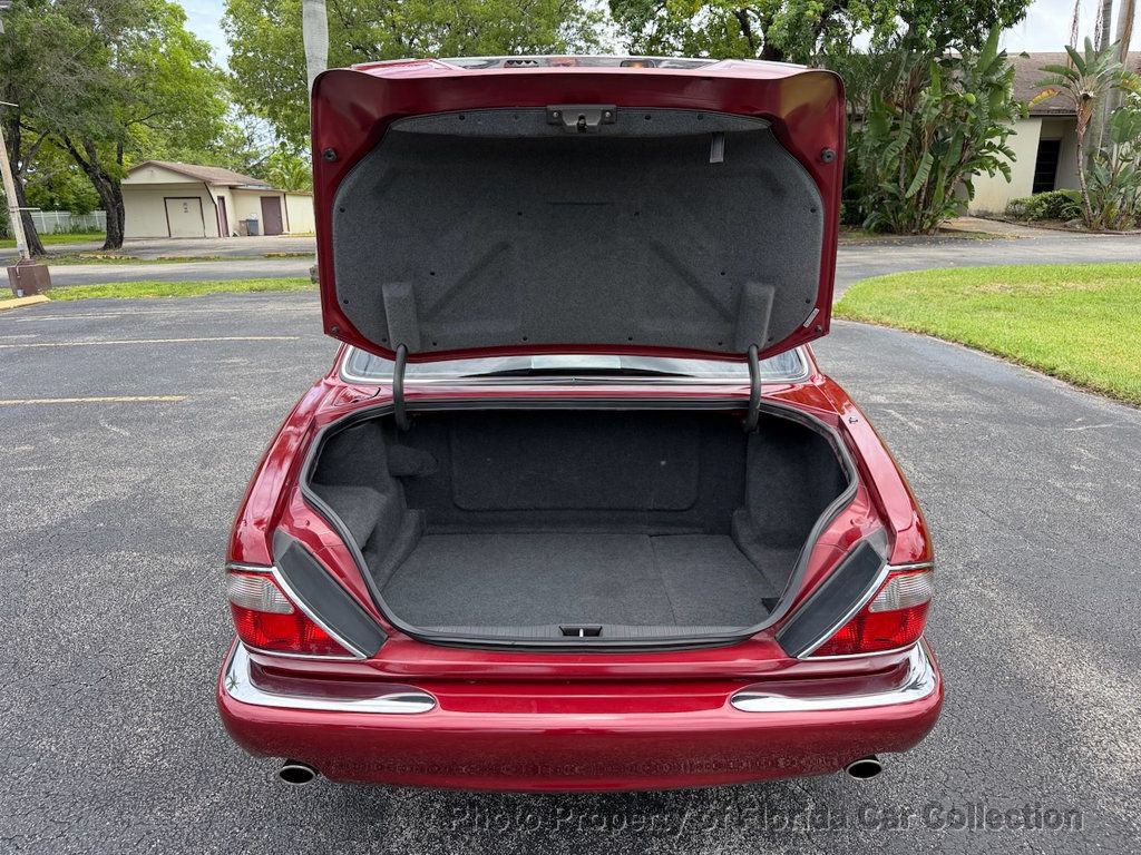 Used 1999 Jaguar XJ8 L RWD image 89