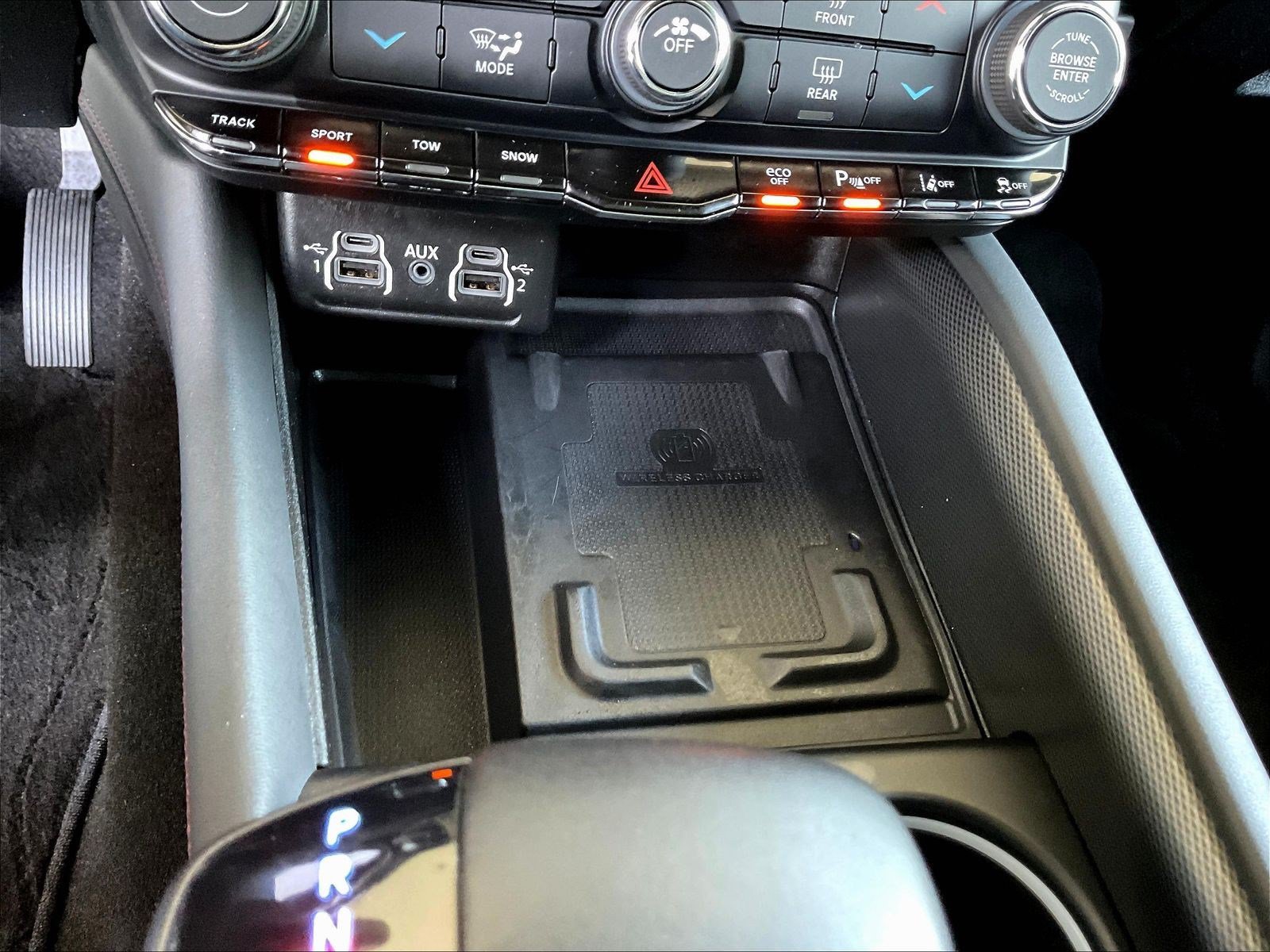 Used 2022 Dodge Durango R/T w/ Tow 'N Go Package AWD/4WD image 15