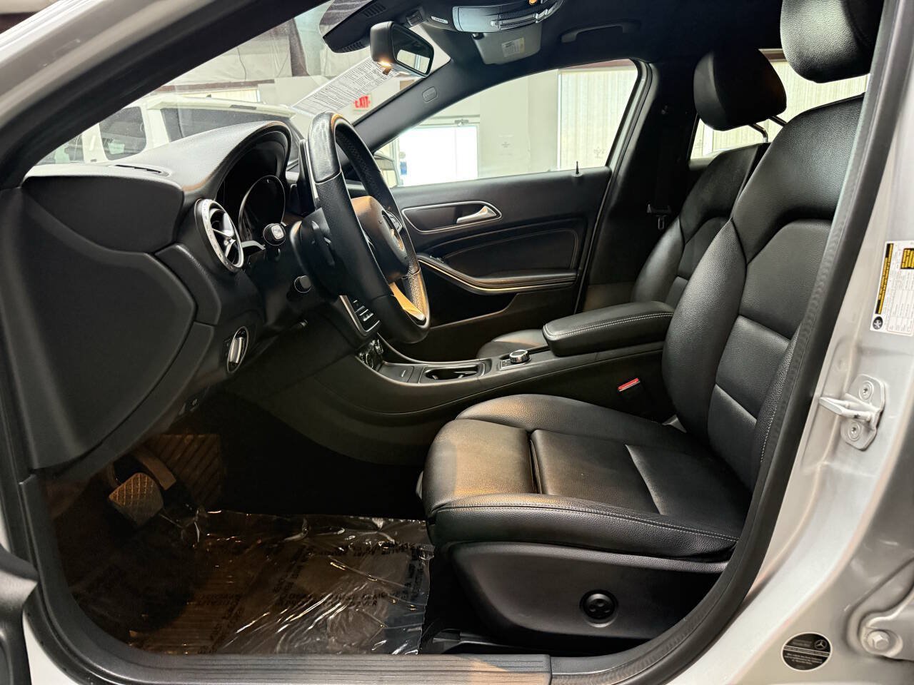 Used 2017 Mercedes-Benz GLA 250 4MATIC image 11