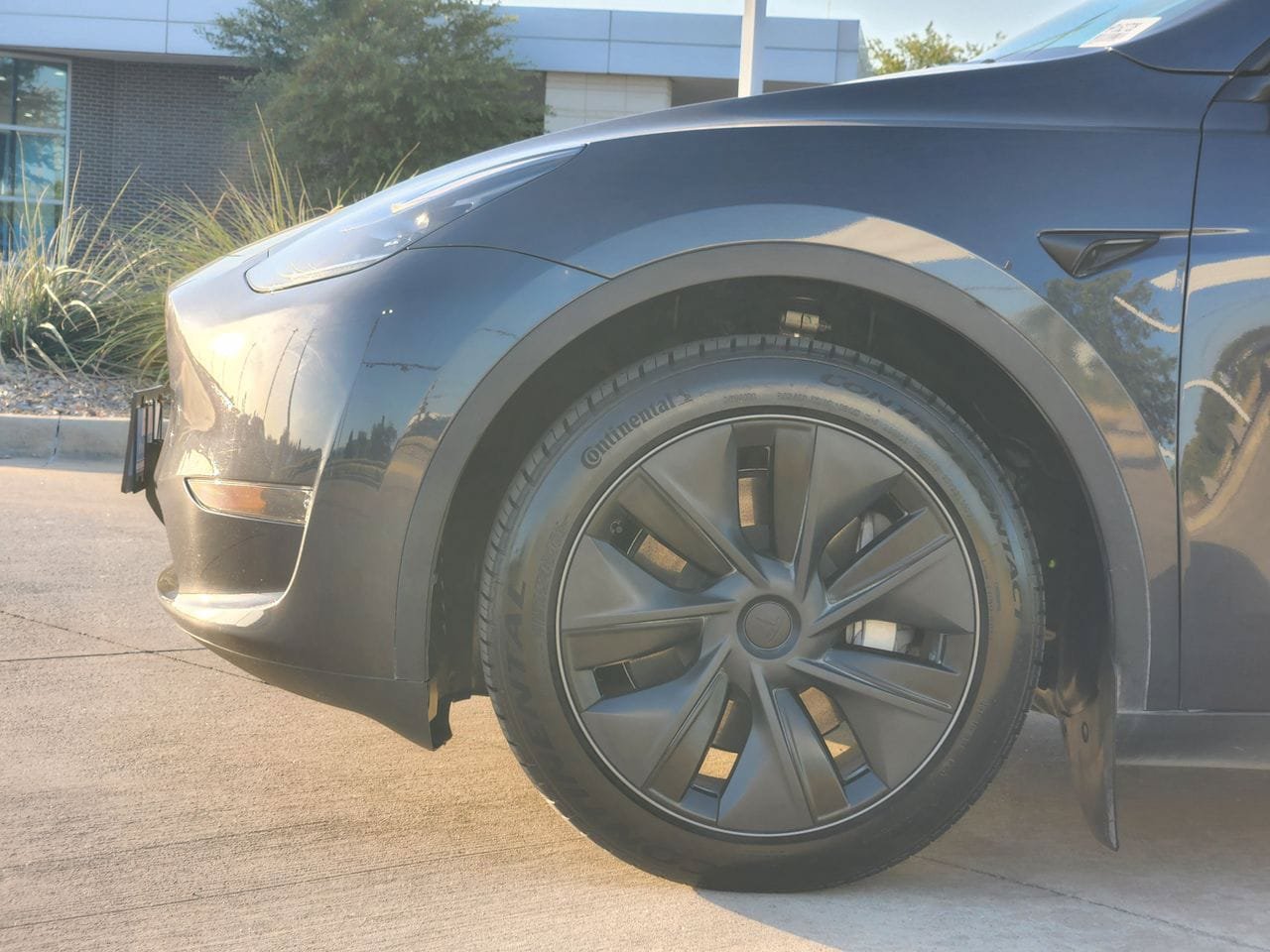 Used 2024 Tesla Model Y Long Range AWD/4WD image 8