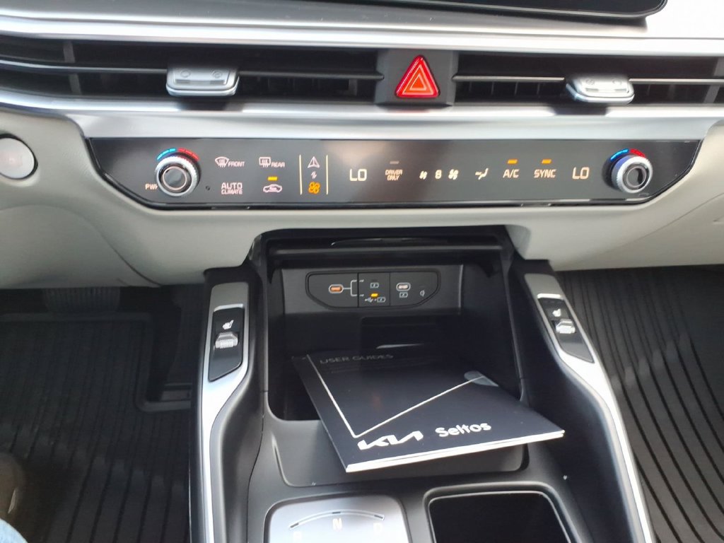 New 2026 Kia Sorento EX FWD image 16
