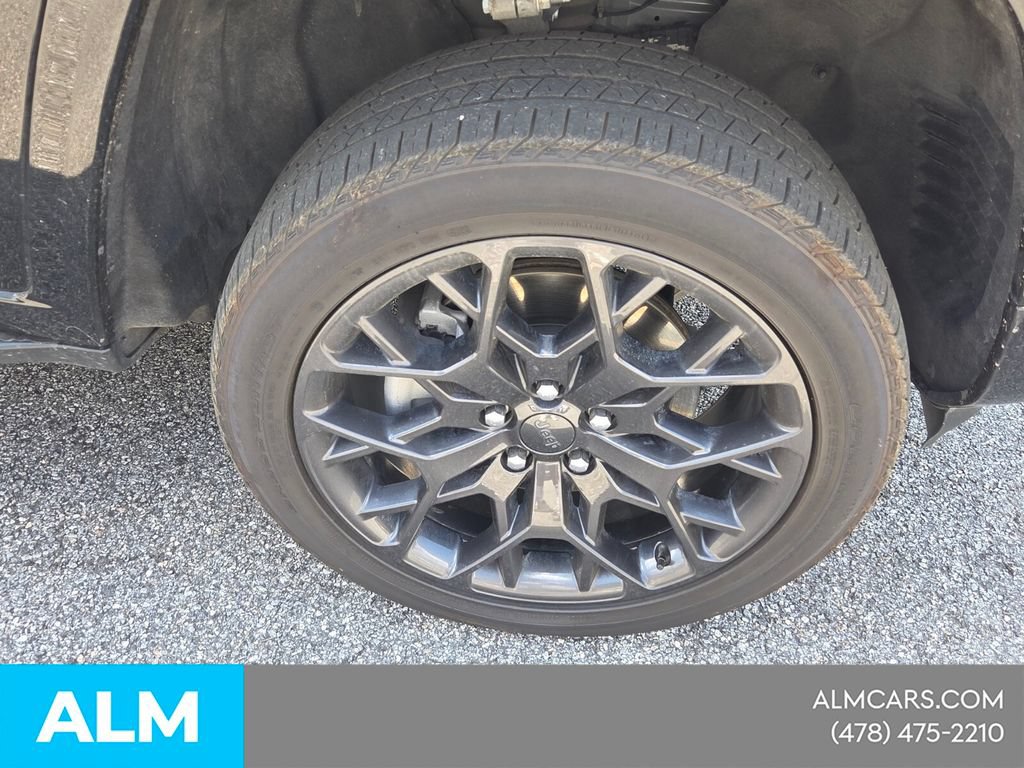 Used 2024 Jeep Grand Cherokee L Summit AWD/4WD image 21