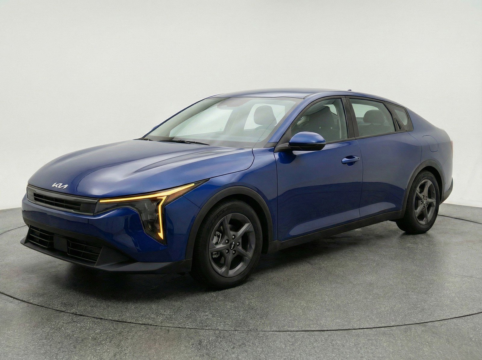 Used 2025 Kia K4 LXS image 3