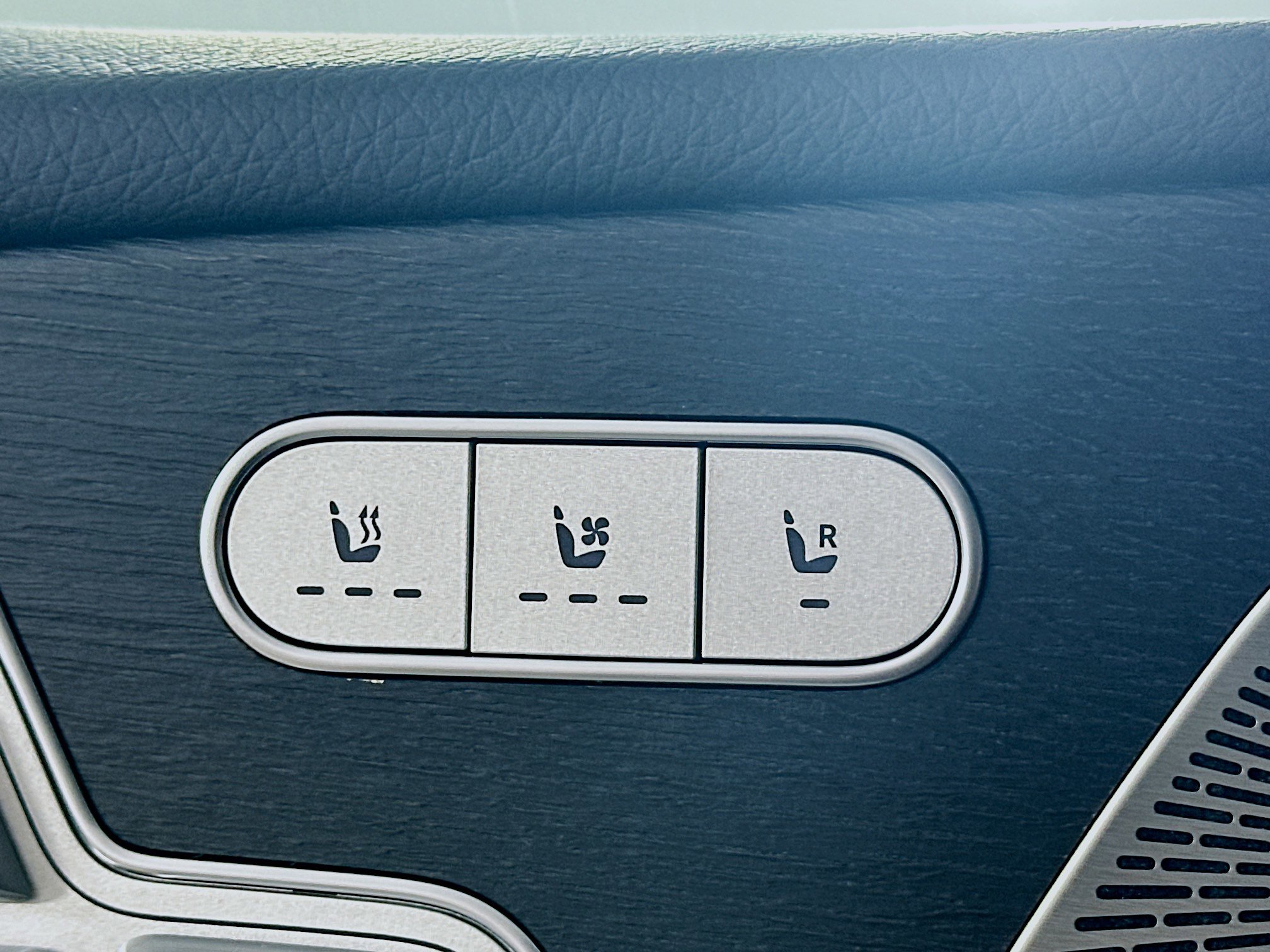 Used 2026 Mercedes-Benz GLE 450 4MATIC image 26