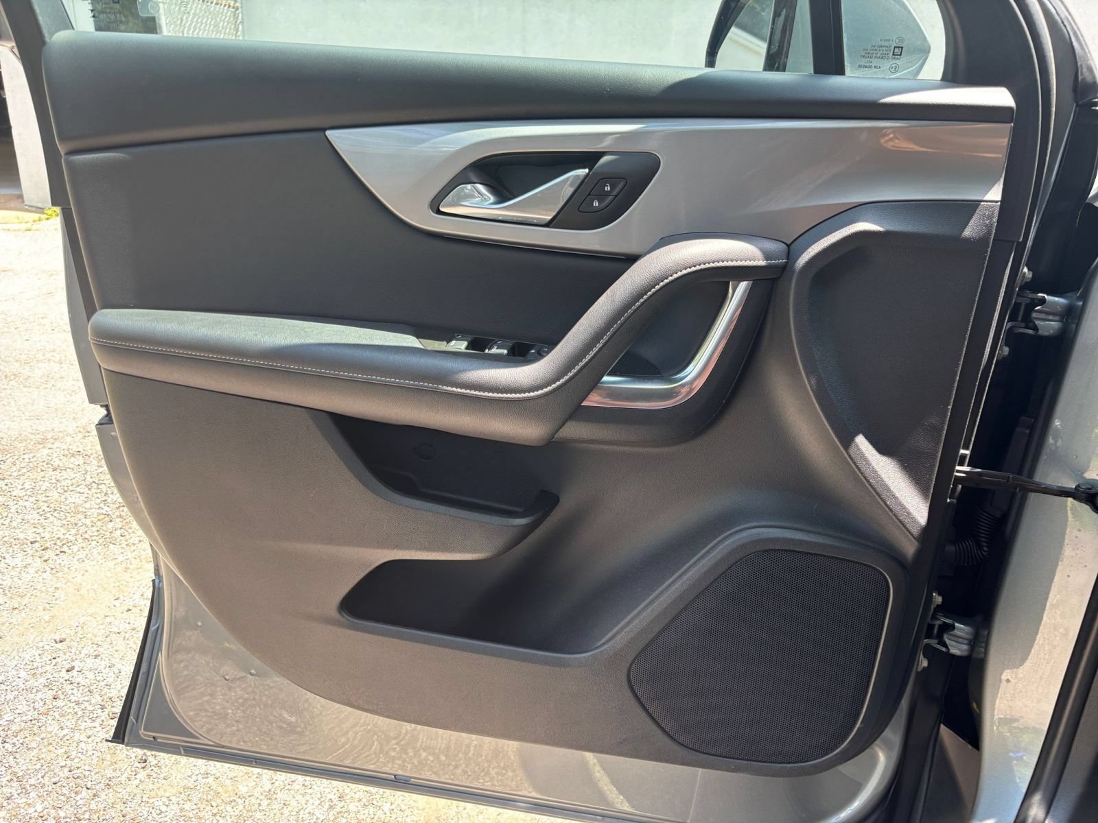 Used 2025 Chevrolet Blazer LT FWD image 18