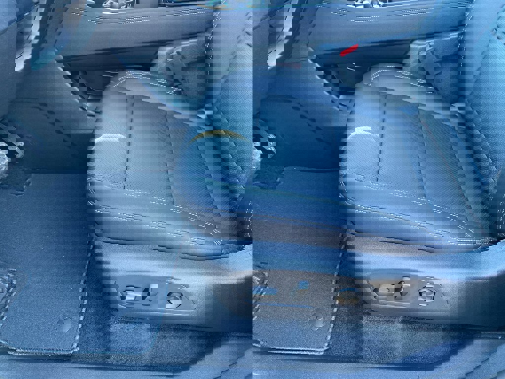 New 2026 Chevrolet Traverse LT w/ Midnight/Sport Edition image 25