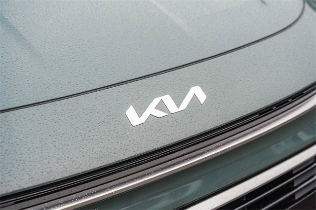 Certified 2023 Kia Niro SX Touring image 12
