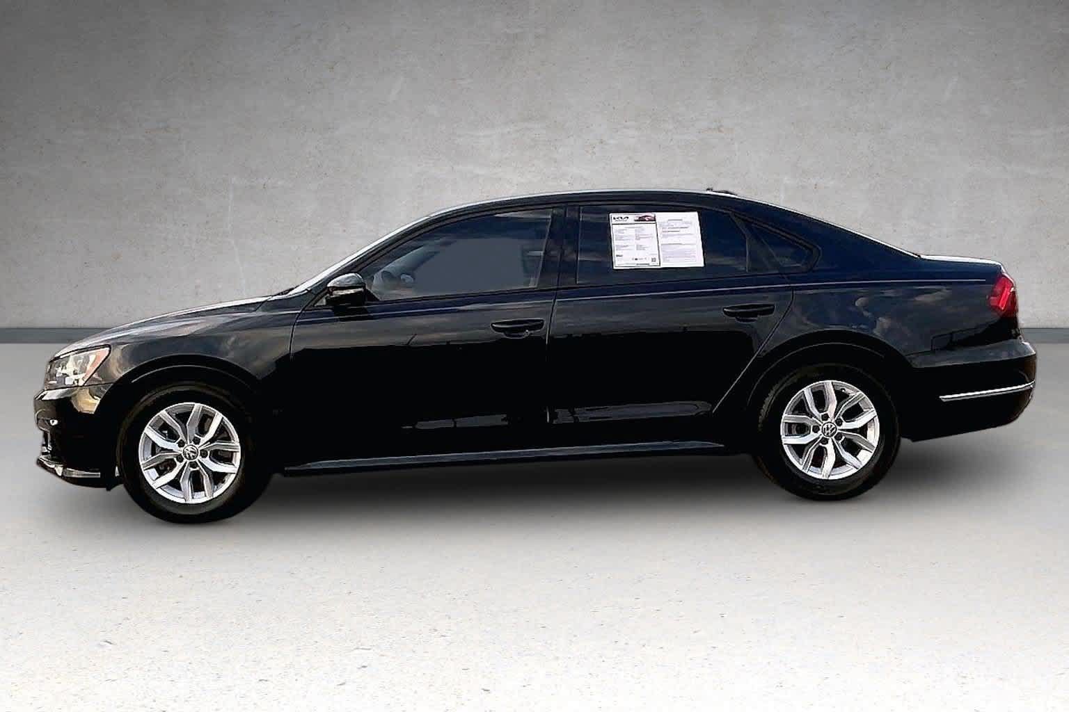 Used 2018 Volkswagen Passat 2.0T S w/ Driver Assistance Package FWD image 3
