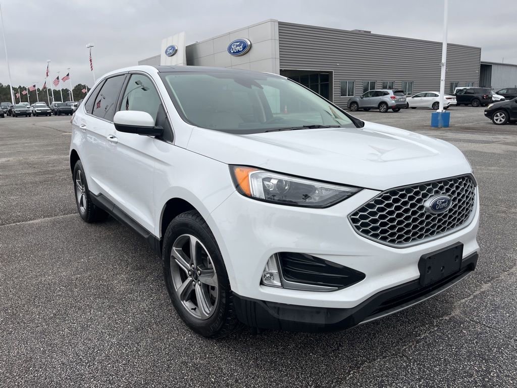 Used 2024 Ford Edge SEL w/ Convenience Package AWD/4WD image 3