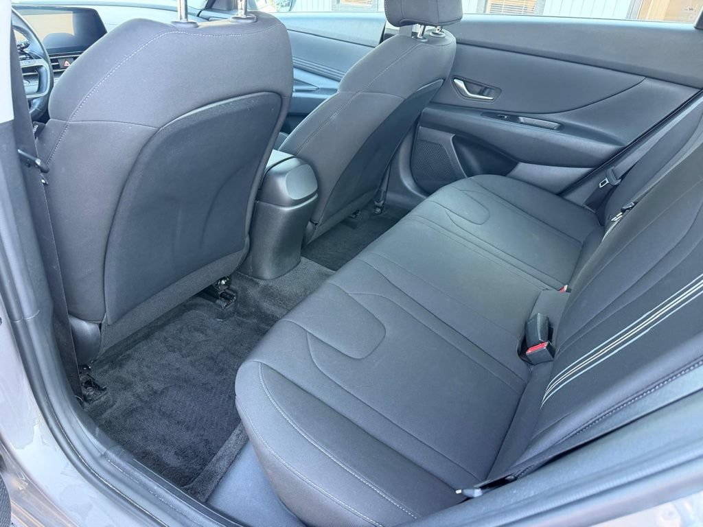Used 2023 Hyundai Elantra SEL w/ Convenience Package FWD image 19