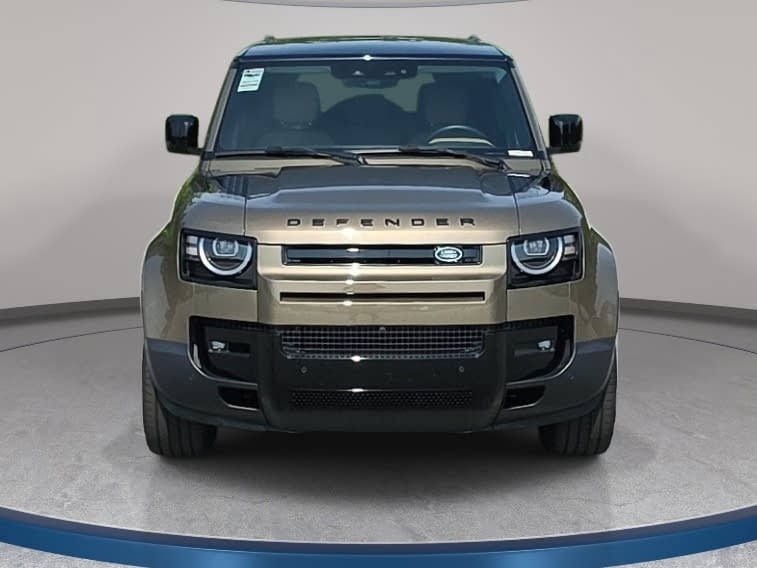Used 2026 Land Rover Defender 110 S AWD/4WD image 2