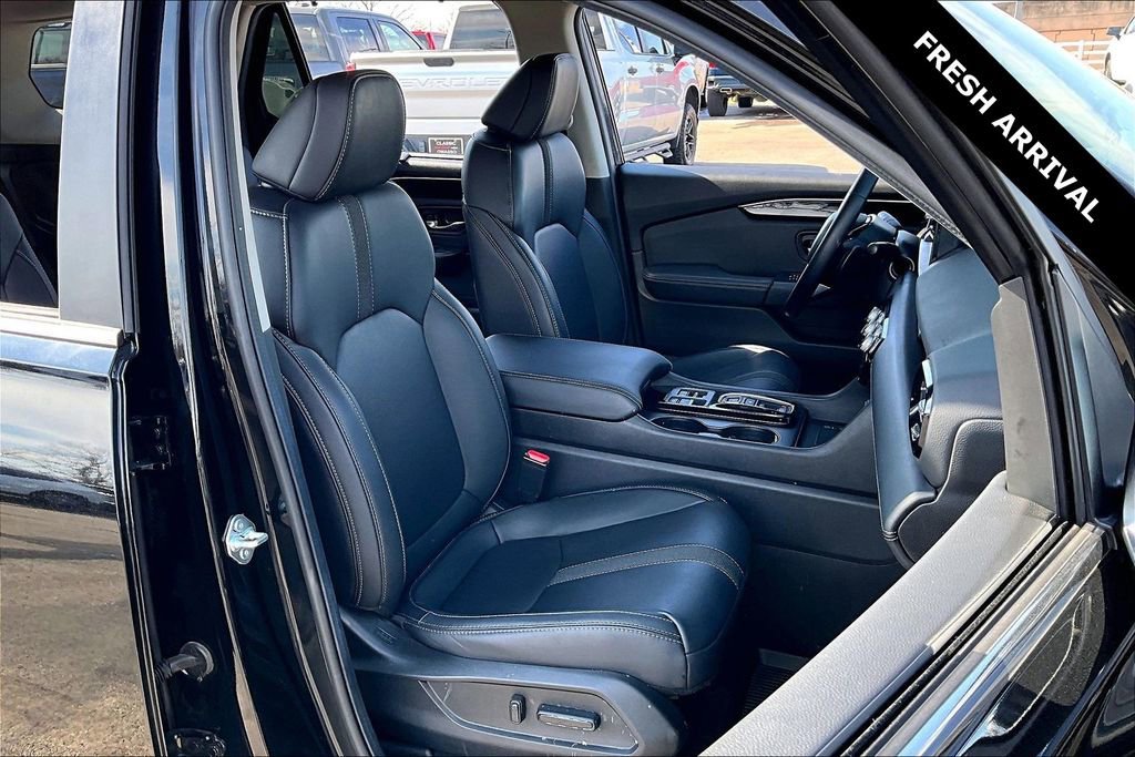 Used 2025 Honda Pilot EX-L image 28