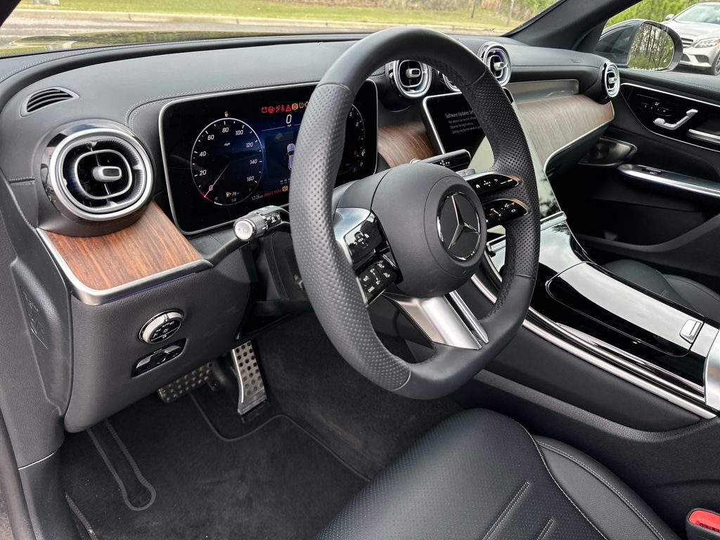 Certified 2025 Mercedes-Benz GLC 300 4MATIC image 18