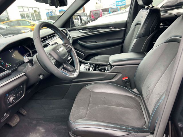 Used 2022 Jeep Grand Cherokee Trailhawk w/ Advanced Protech Group II AWD/4WD image 14