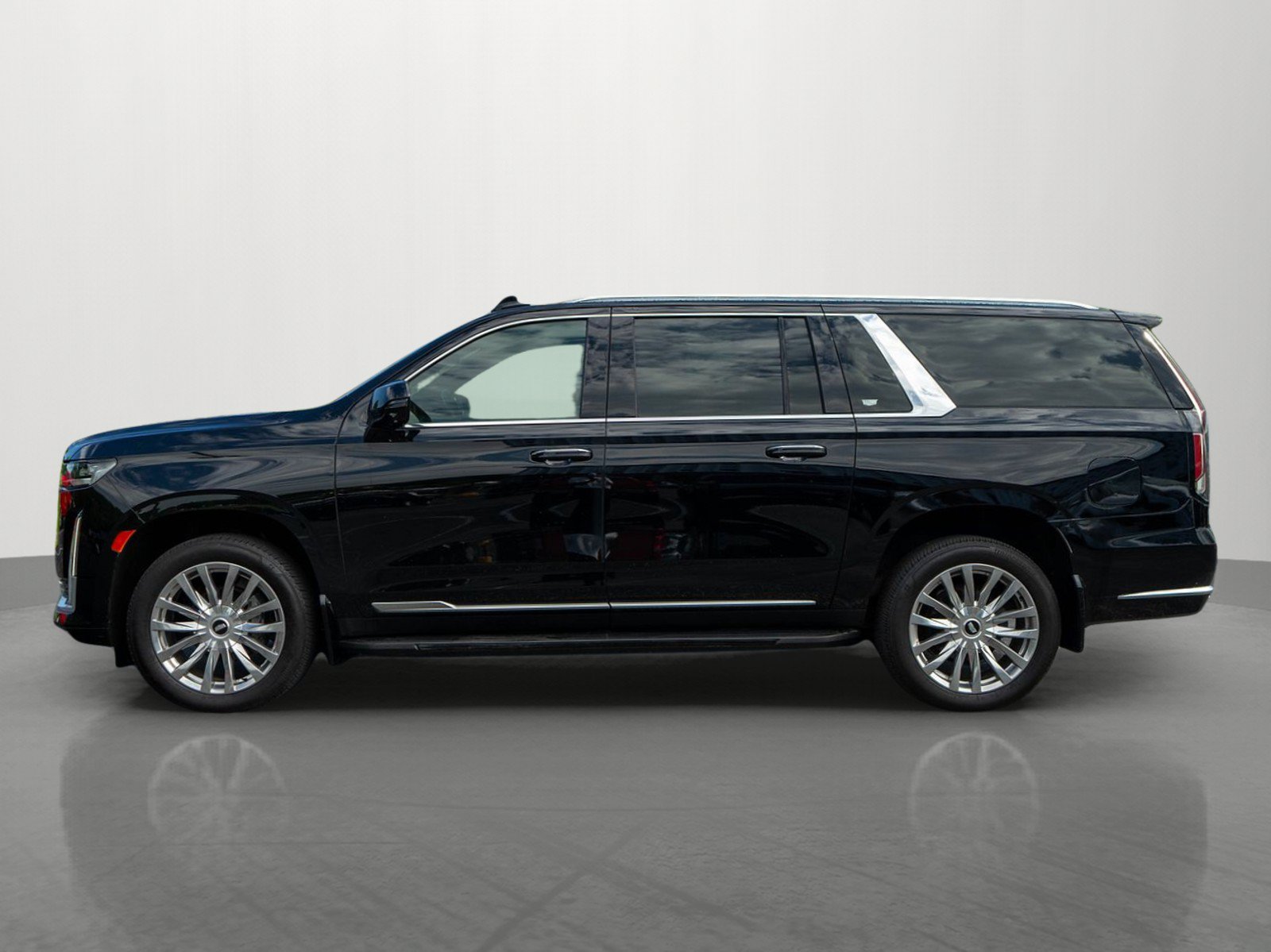 Used 2022 Cadillac Escalade ESV Luxury AWD/4WD image 4
