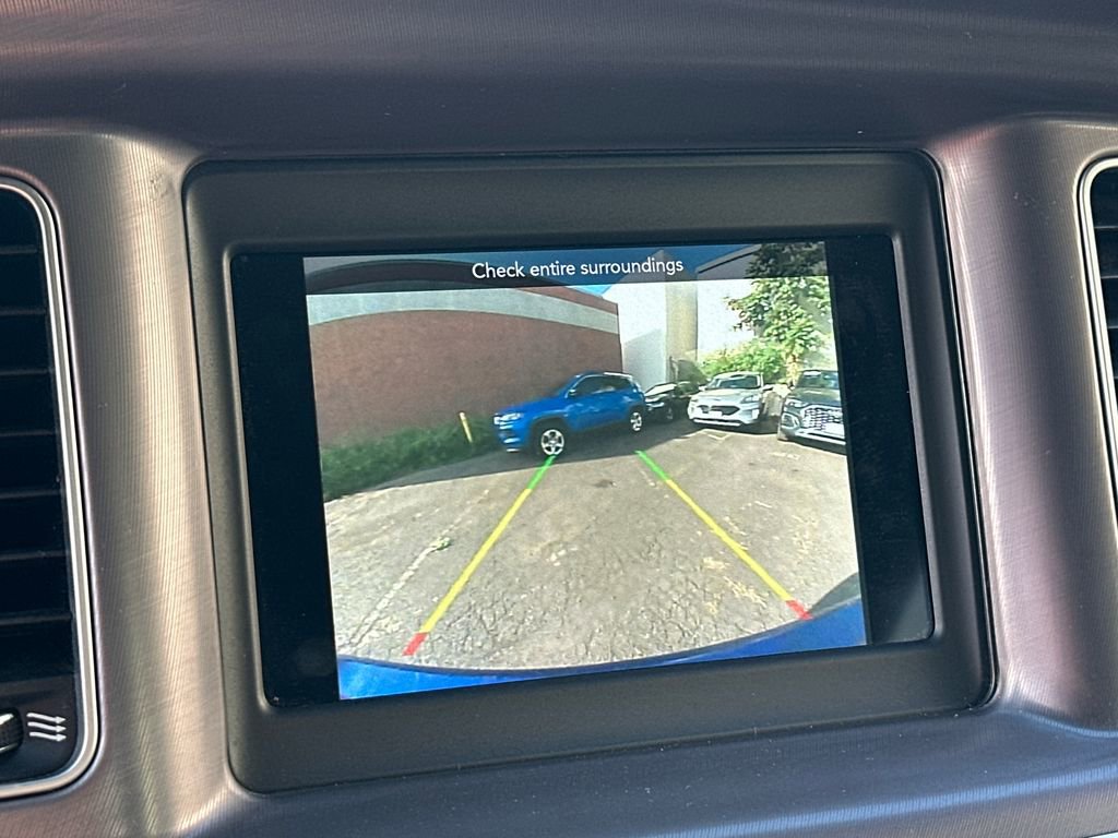 Used 2022 Dodge Charger SXT RWD image 16