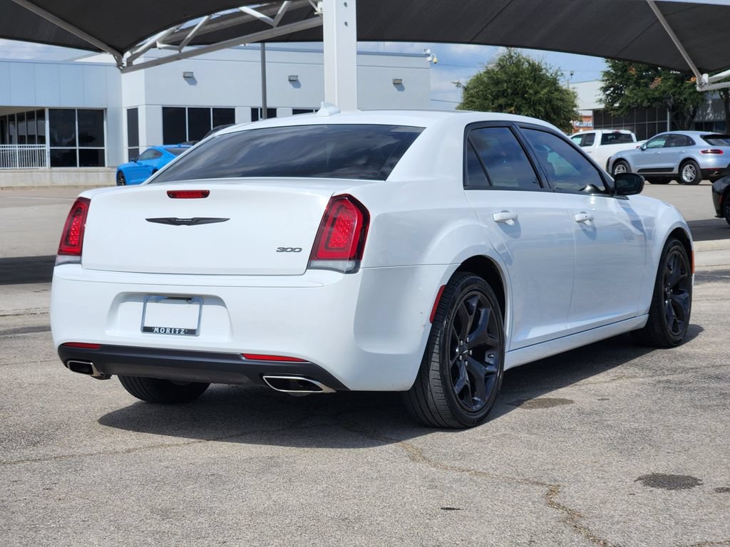 Used 2023 Chrysler 300 Touring w/ Sport Appearance Package RWD image 5