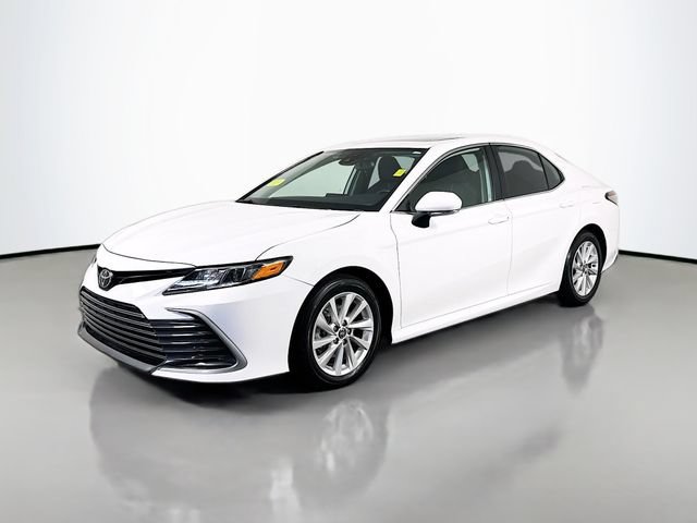 Used 2024 Toyota Camry LE w/ Convenience Package FWD image 2