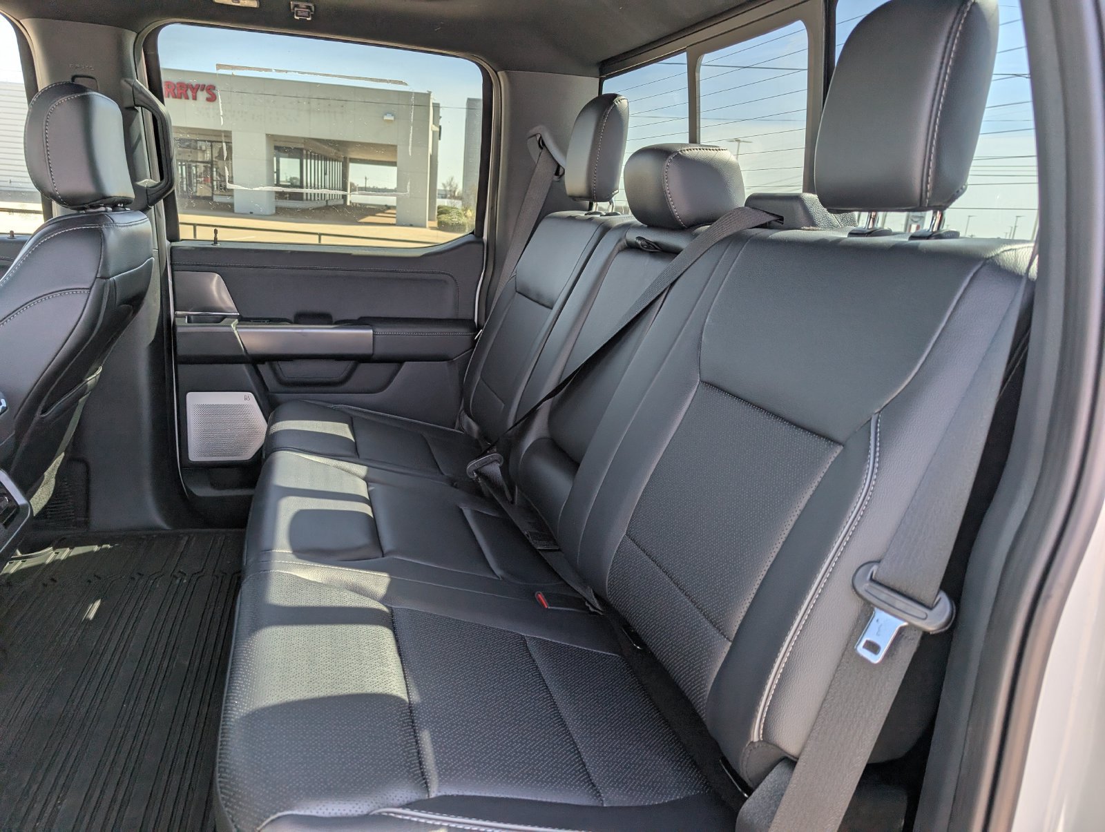 Used 2025 Ford F150 Lariat w/ Equipment Group 502A High AWD/4WD image 30