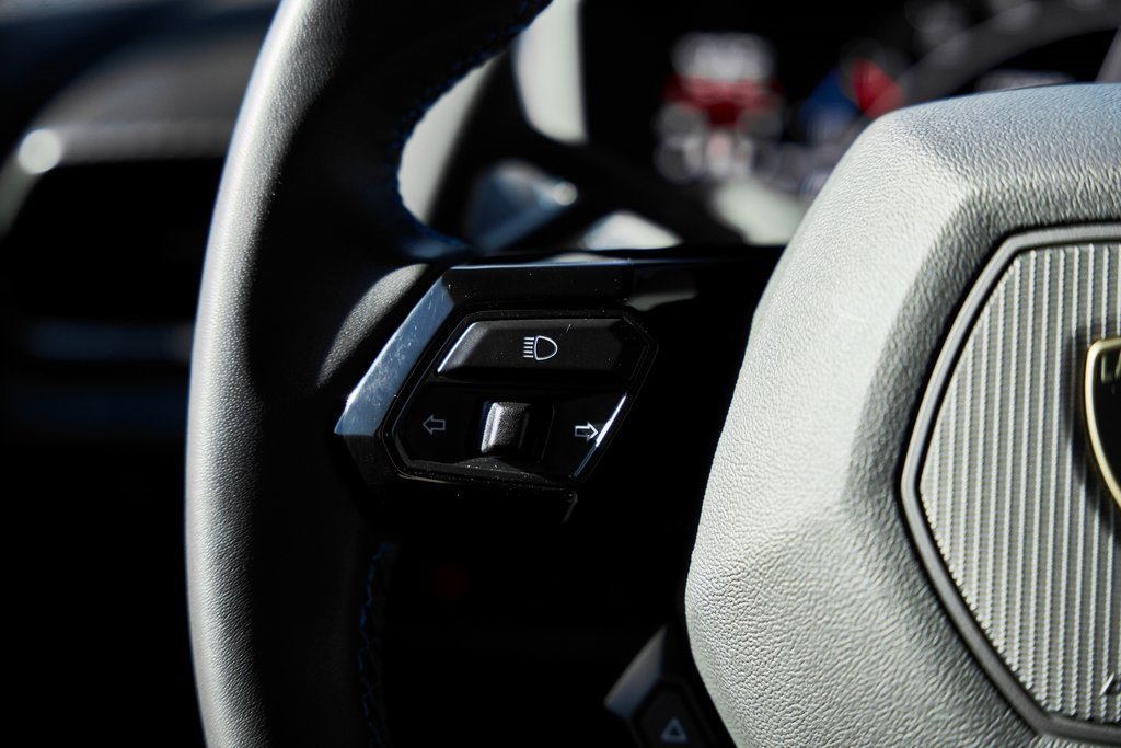 Used 2023 Lamborghini Huracan Tecnica image 44