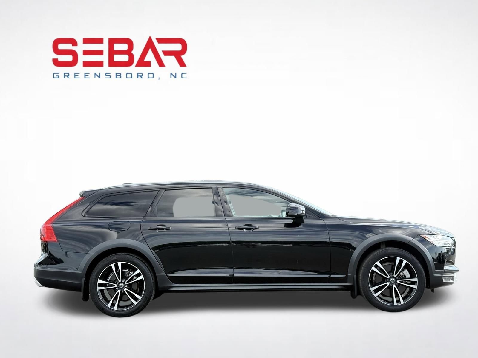 Used 2018 Volvo V90 T5 Cross Country w/ Convenience Package image 11