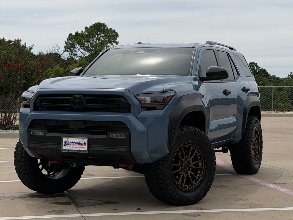 Used 2026 Toyota 4Runner SR5 AWD/4WD image 2