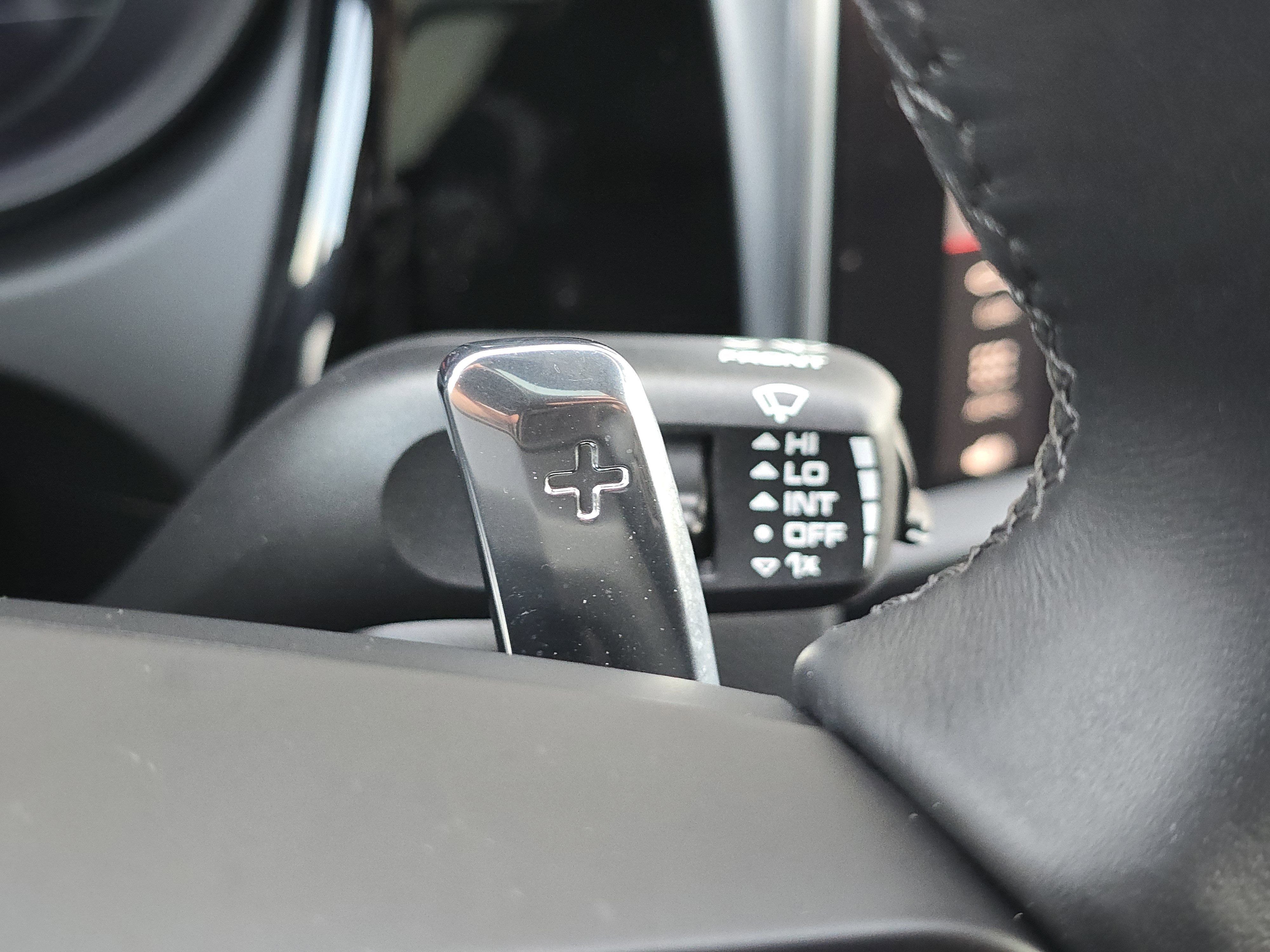 Certified 2025 Porsche Macan image 26