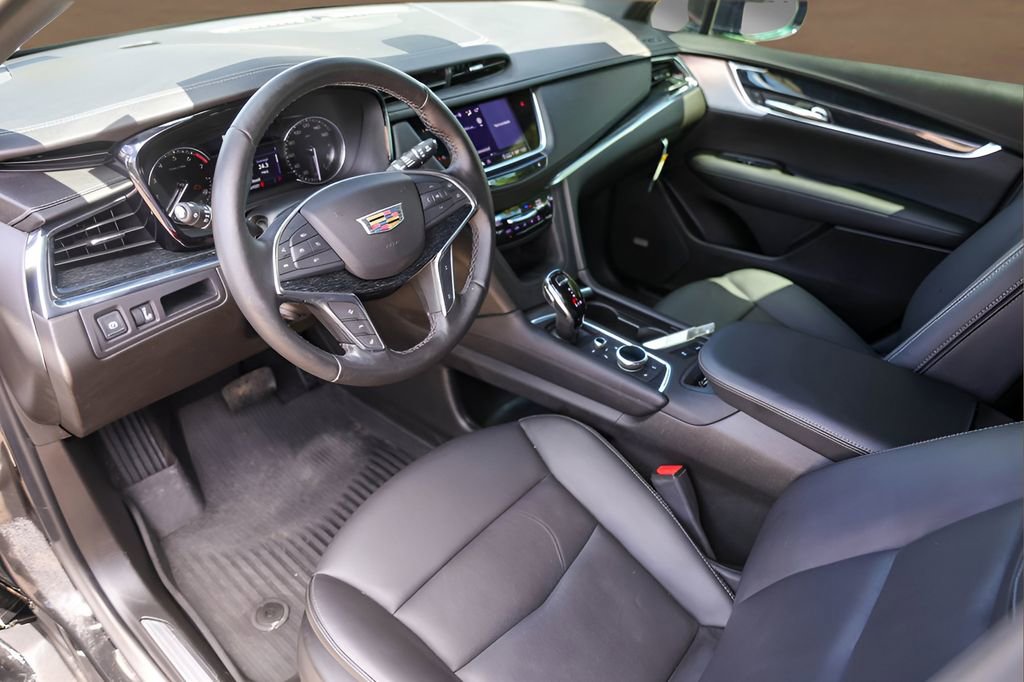 Certified 2022 Cadillac XT5 Premium Luxury w/ LPO, Floor Liner Package image 10