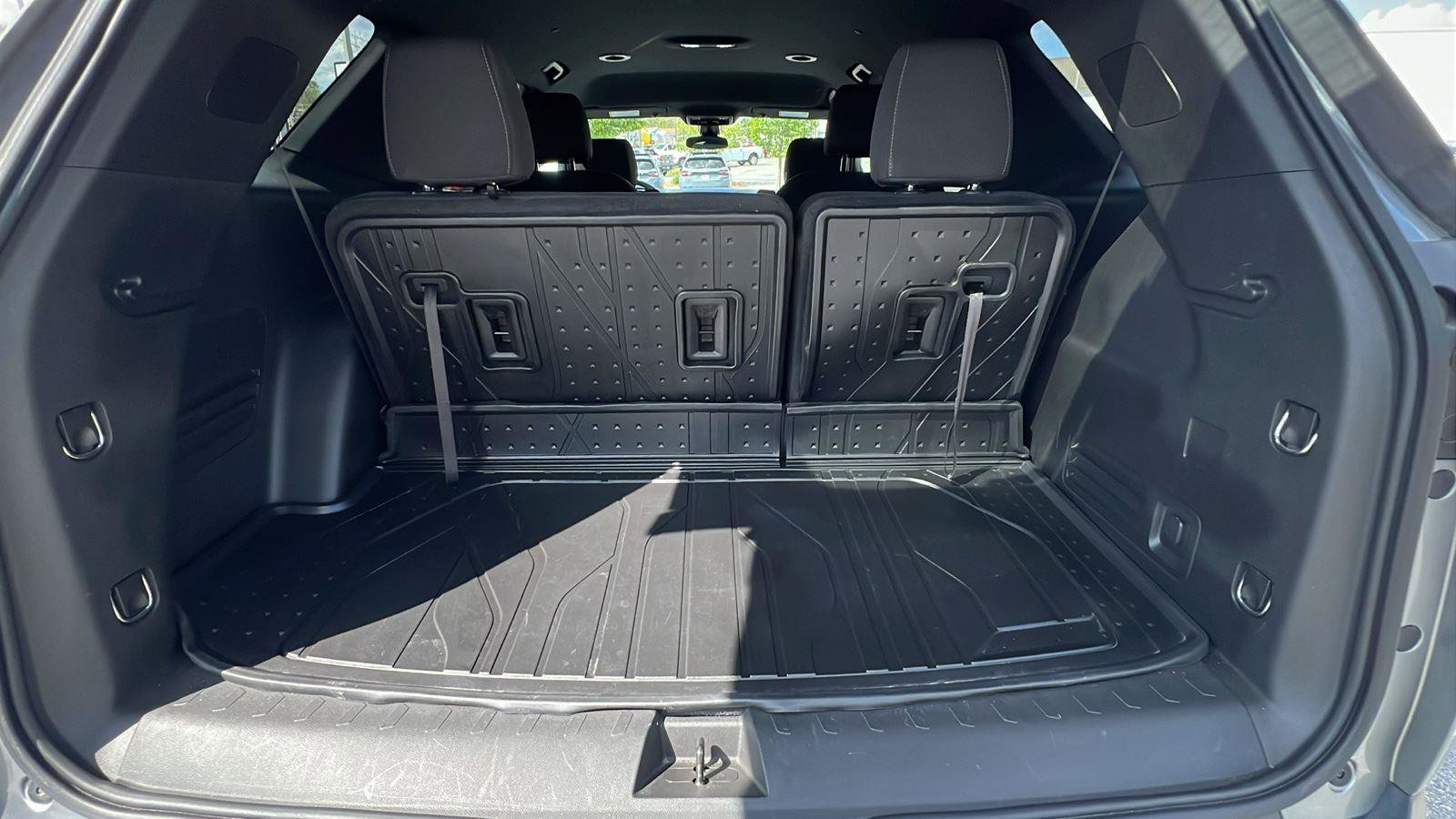 Used 2023 Chevrolet Traverse LT w/ LPO, Floor Liner Package AWD/4WD image 17