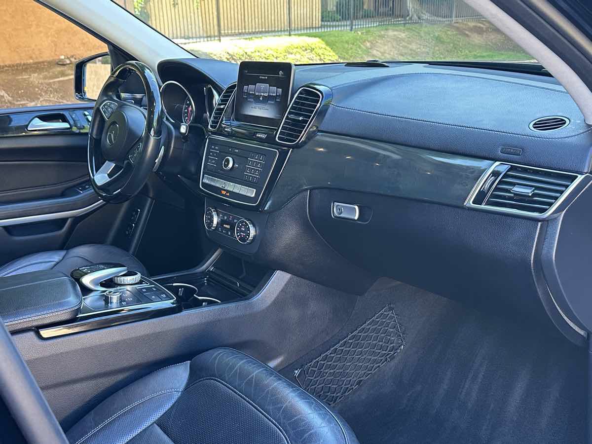 Used 2018 Mercedes-Benz GLS 550 4MATIC w/ Driver Assistance Package image 11