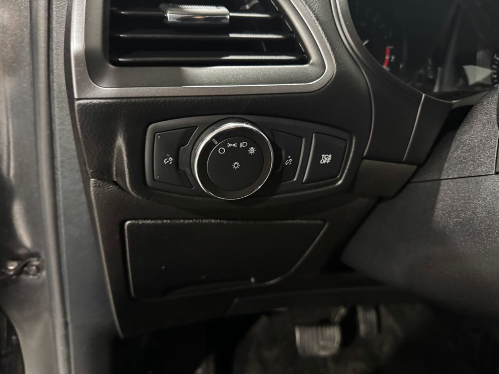 Used 2020 Ford Edge SE AWD/4WD image 34