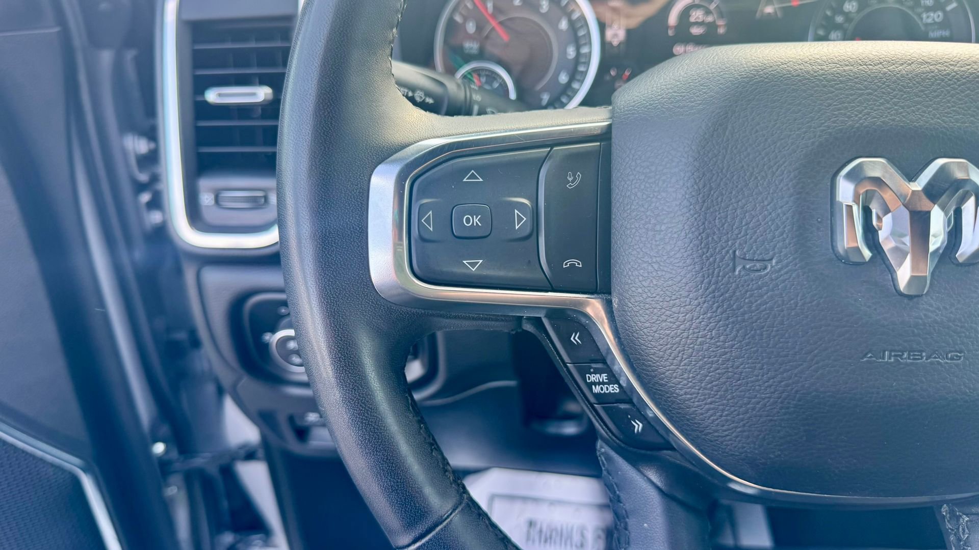 Used 2025 RAM 1500 Laramie image 33