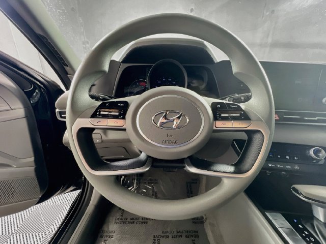 Used 2023 Hyundai Elantra SEL FWD image 16