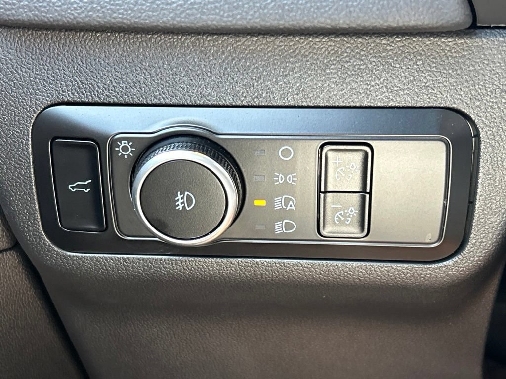 Used 2025 Ford Escape ST-Line Select AWD/4WD image 29