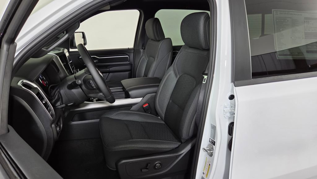 New 2026 RAM 1500 4x4 Crew Cab image 11