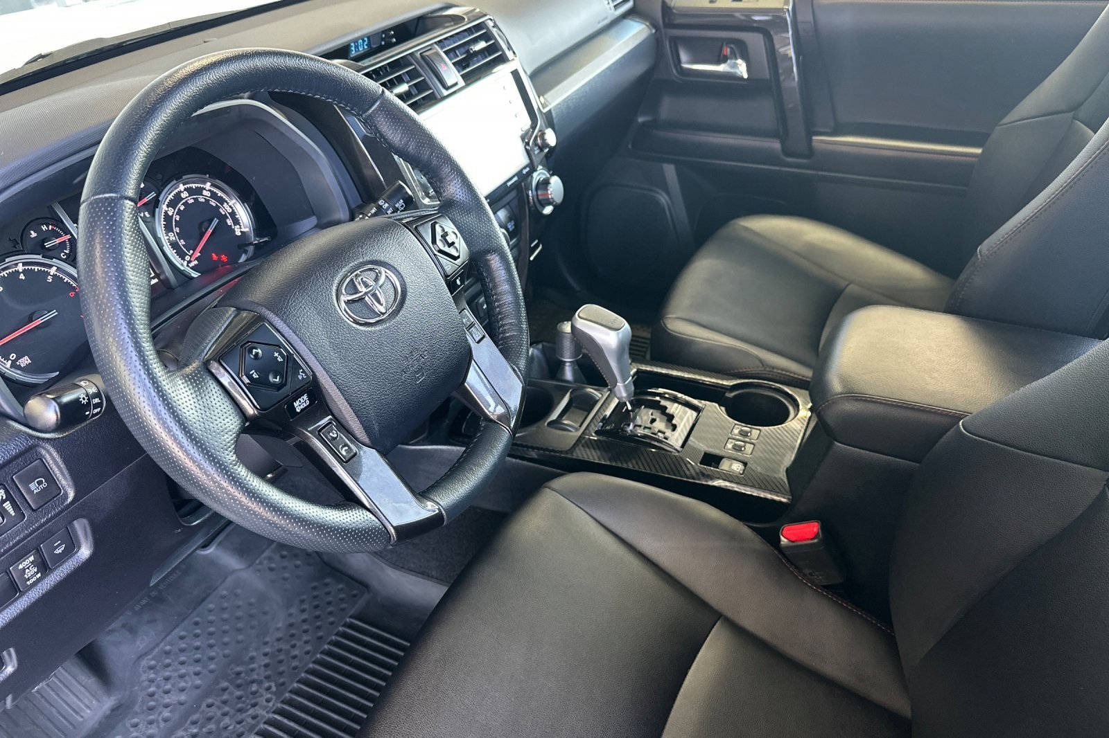 Used 2023 Toyota 4Runner TRD Off-Road Premium w/ Moonroof Package AWD/4WD image 9