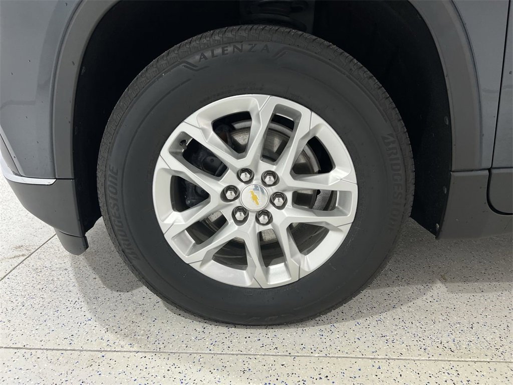 Used 2021 Chevrolet Traverse LT image 27