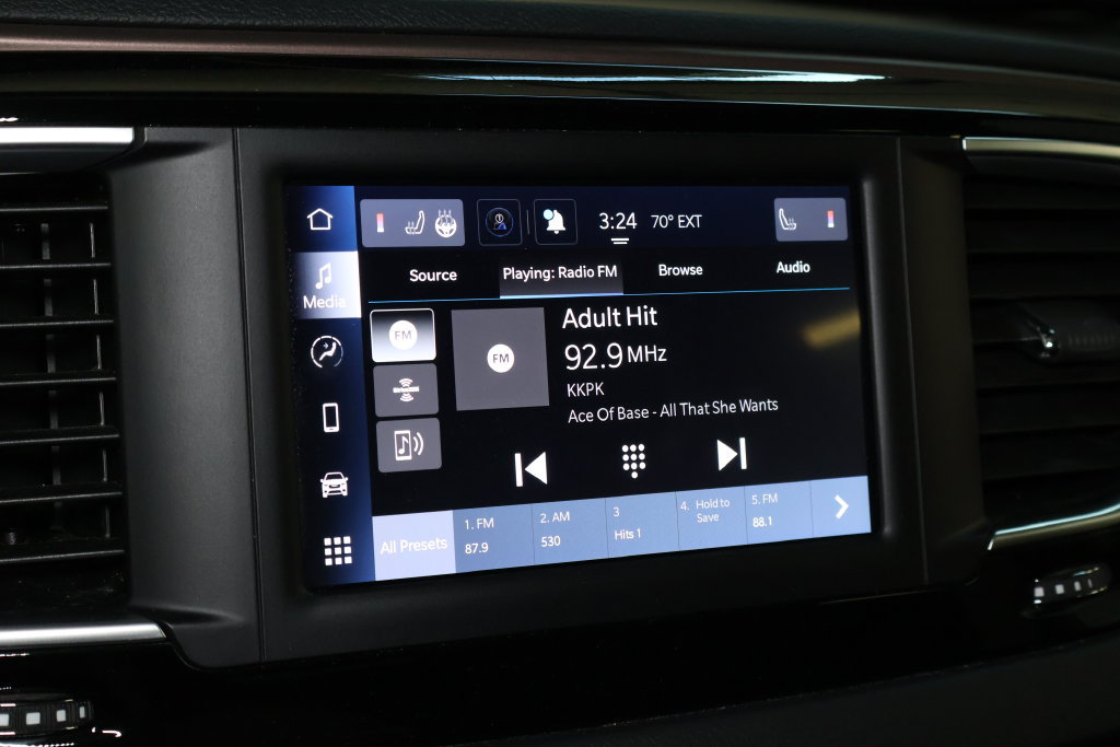 Used 2023 Chrysler Voyager LX FWD image 28