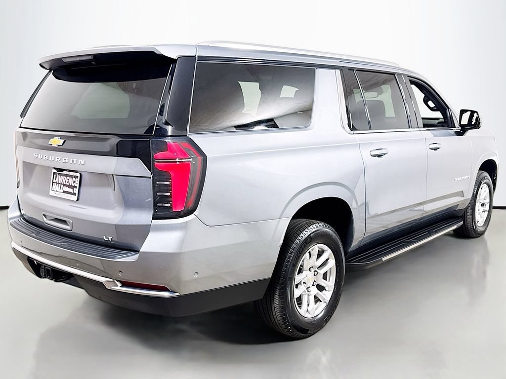 Used 2026 Chevrolet Suburban LT w/ Comfort Package AWD/4WD image 4